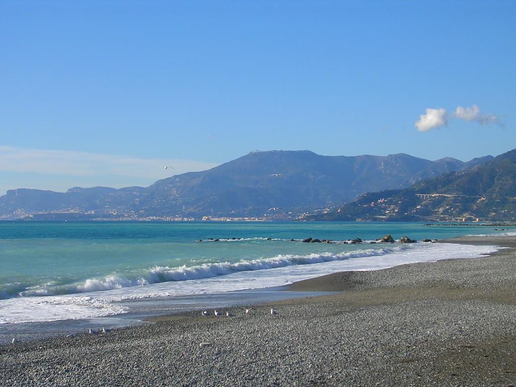 Gaiavacanze Beach Apartment Bordighera Ngoại thất bức ảnh