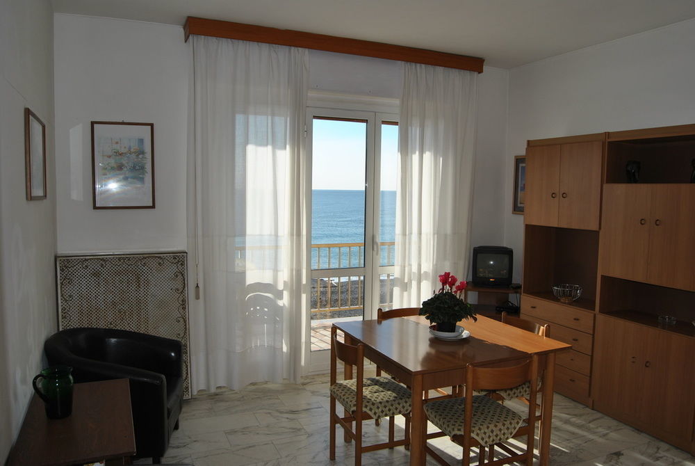 Gaiavacanze Beach Apartment Bordighera Ngoại thất bức ảnh